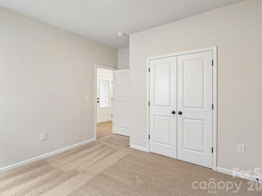 804 Willow Estates Drive, Shelby, NC 28150.  MLS# CAR4374033, YatesRealty ID 18093. 