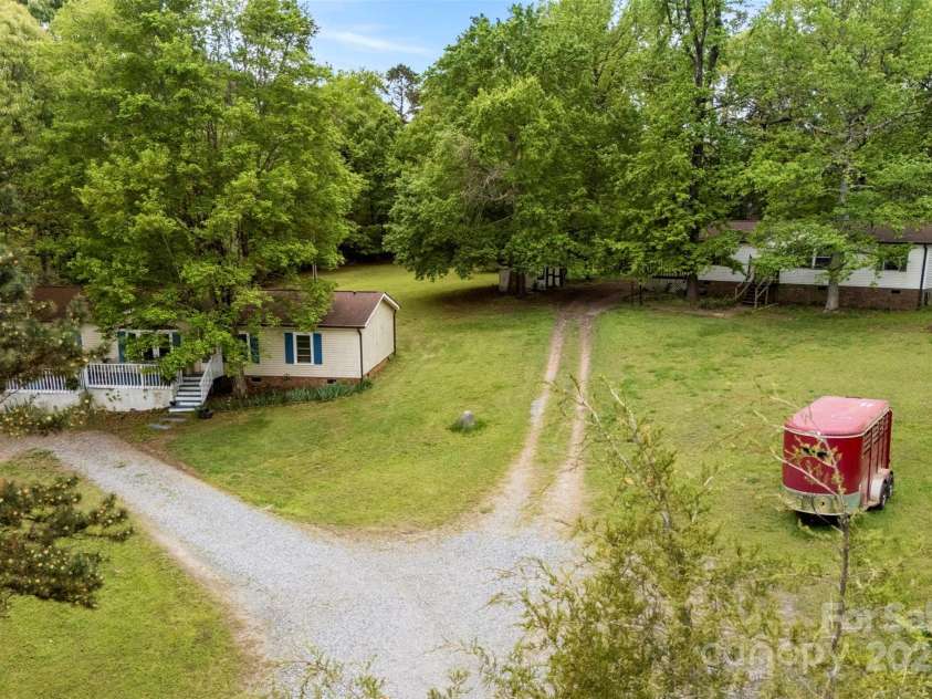 124 Neumann Run, Belmont, NC 28012.  MLS# CAR4247921, YatesRealty ID 18094. 2 Homes on the property!!