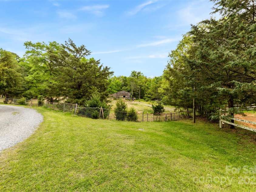 124 Neumann Run, Belmont, NC 28012.  MLS# CAR4247921, YatesRealty ID 18094. 