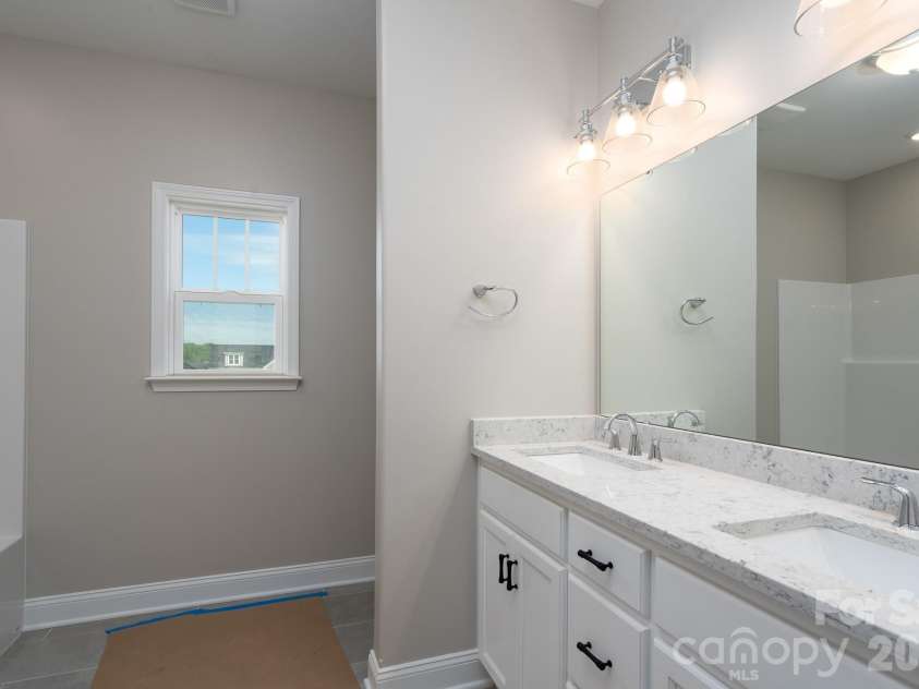 1199 Stonegate Drive, Salisbury, NC 28147.  MLS# CAR4369970, YatesRealty ID 18095. 