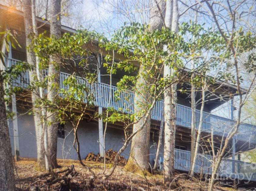 380 River Ridge Drive, Burnsville, NC 28714.  MLS# CAR4248801, YatesRealty ID 18096. 