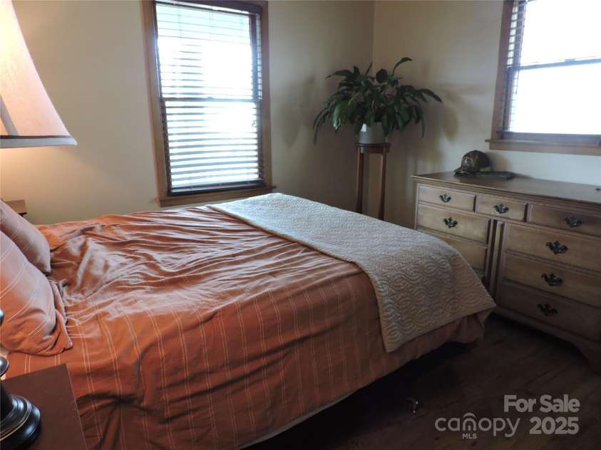 380 River Ridge Drive, Burnsville, NC 28714.  MLS# CAR4248801, YatesRealty ID 18096. 