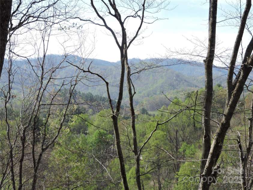 380 River Ridge Drive, Burnsville, NC 28714.  MLS# CAR4248801, YatesRealty ID 18096. 