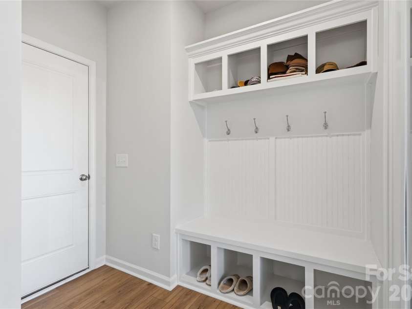 4011 Vista Pine Drive, Charlotte, NC 28215.  MLS# CAR4359775, YatesRealty ID 18096. 