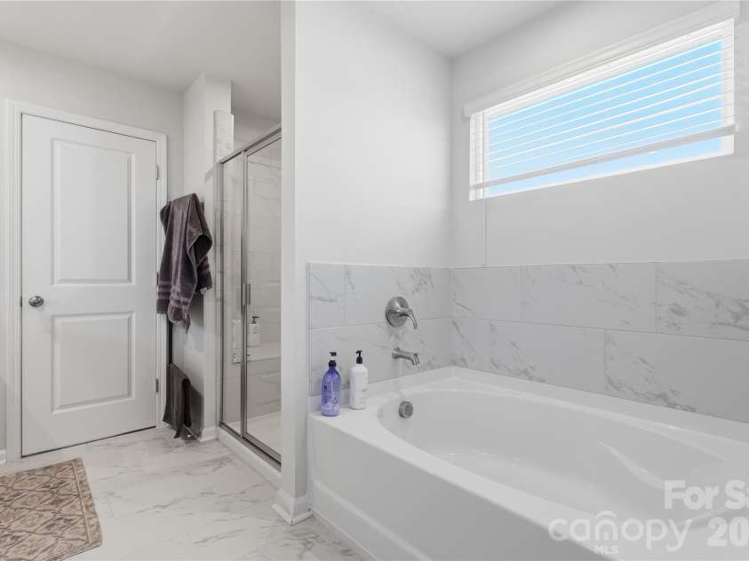 4011 Vista Pine Drive, Charlotte, NC 28215.  MLS# CAR4359775, YatesRealty ID 18096. 