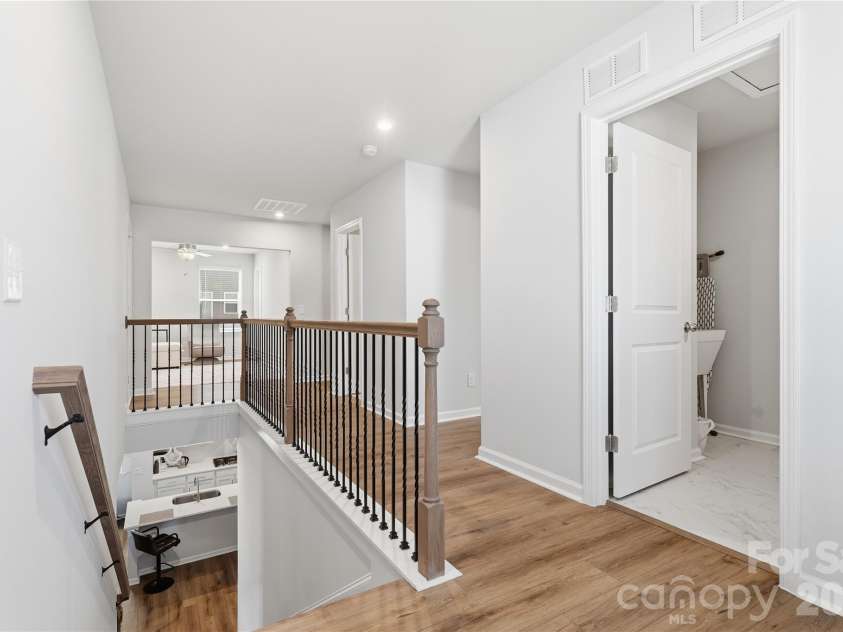 4011 Vista Pine Drive, Charlotte, NC 28215.  MLS# CAR4359775, YatesRealty ID 18096. 