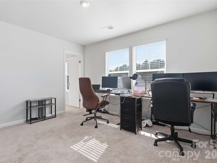 4011 Vista Pine Drive, Charlotte, NC 28215.  MLS# CAR4359775, YatesRealty ID 18096. 