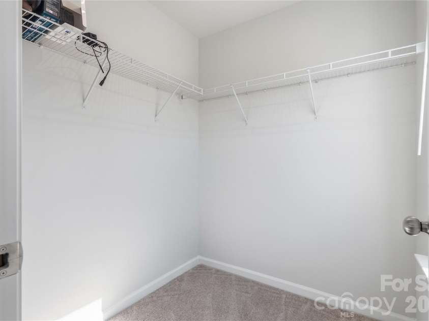 4011 Vista Pine Drive, Charlotte, NC 28215.  MLS# CAR4359775, YatesRealty ID 18096. 