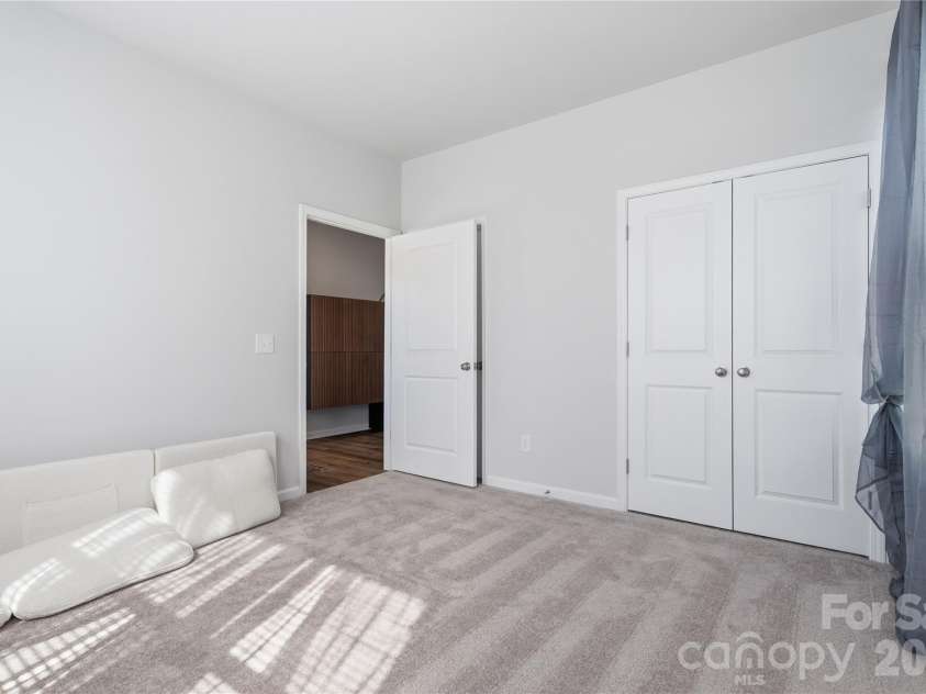 4011 Vista Pine Drive, Charlotte, NC 28215.  MLS# CAR4359775, YatesRealty ID 18096. 