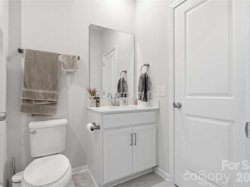 4011 Vista Pine Drive, Charlotte, NC 28215.  MLS# CAR4359775, YatesRealty ID 18096. 