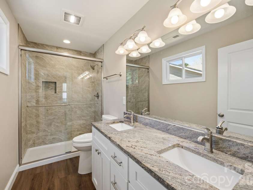 9 Half Moon Drive, Swannanoa, NC 28778.  MLS# CAR4370458, YatesRealty ID 18097. 