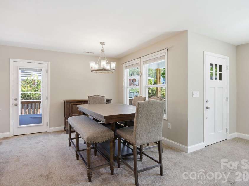 9 Half Moon Drive, Swannanoa, NC 28778.  MLS# CAR4370458, YatesRealty ID 18097. 