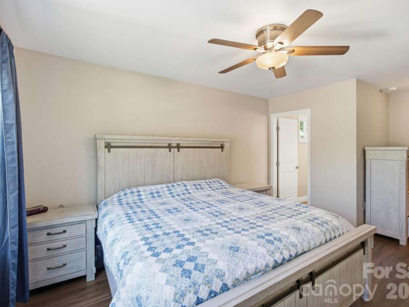 9 Half Moon Drive, Swannanoa, NC 28778.  MLS# CAR4370458, YatesRealty ID 18097. 