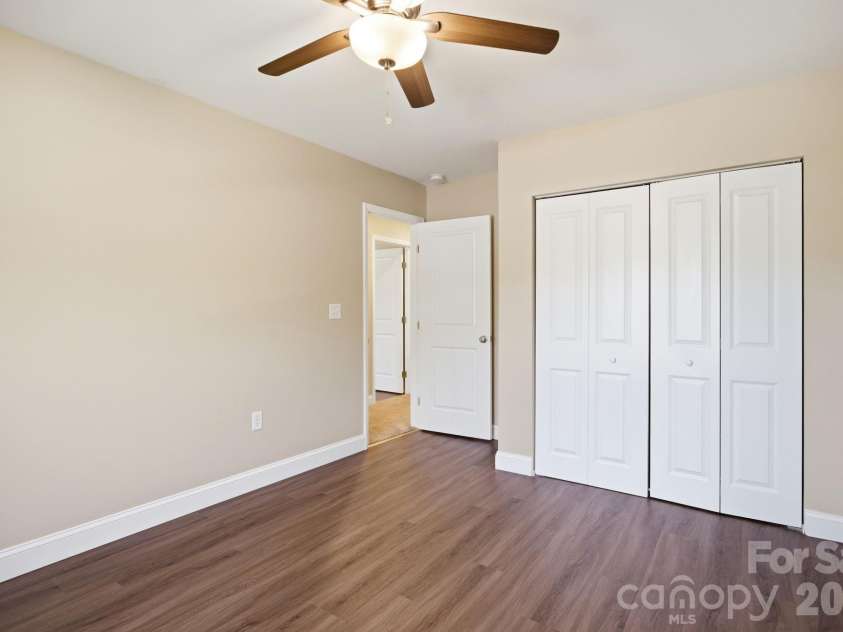9 Half Moon Drive, Swannanoa, NC 28778.  MLS# CAR4370458, YatesRealty ID 18097. 