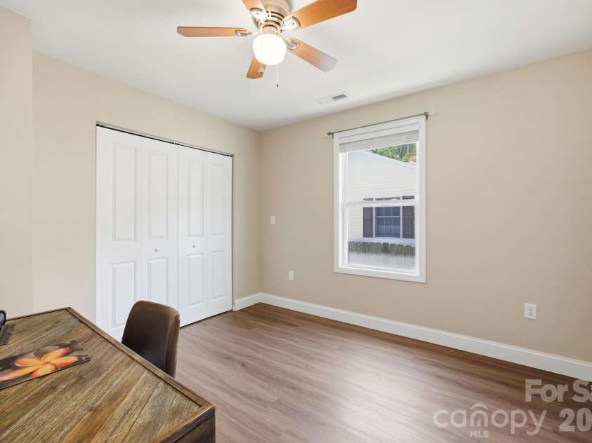 9 Half Moon Drive, Swannanoa, NC 28778.  MLS# CAR4370458, YatesRealty ID 18097. 