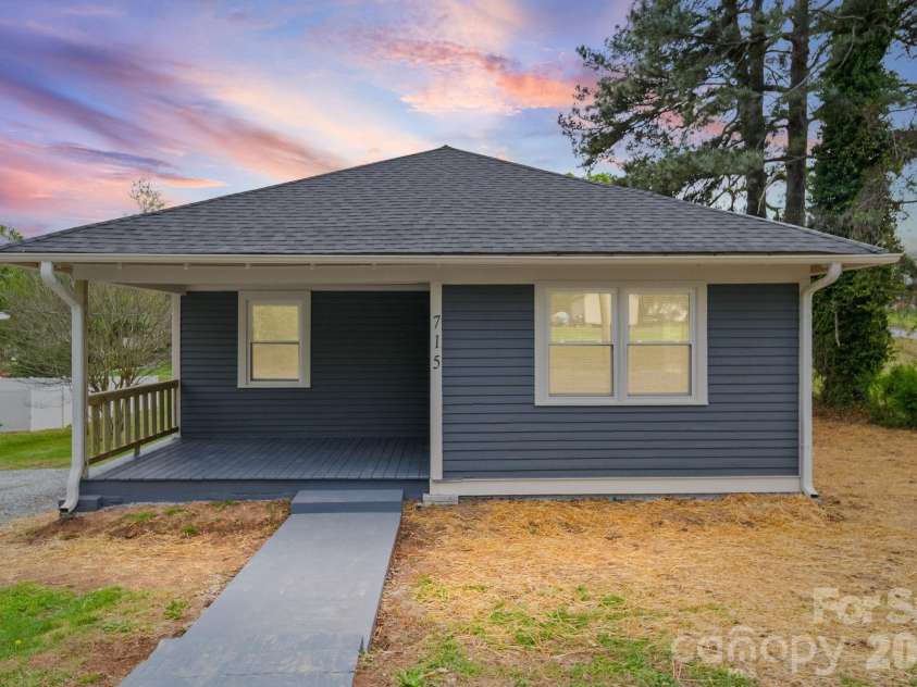 715 Wood Street, Albemarle, NC 28001.  MLS# CAR4370107, YatesRealty ID 18098. 