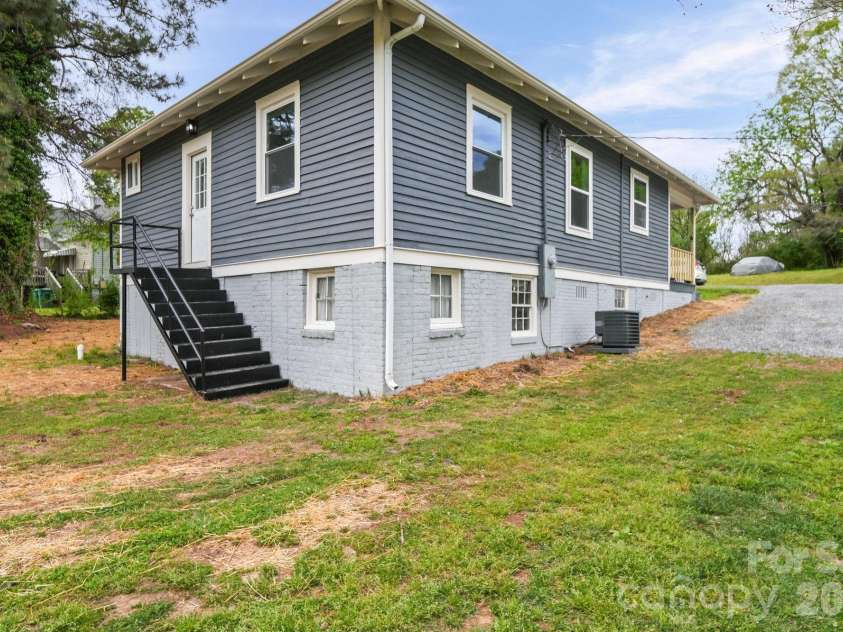 715 Wood Street, Albemarle, NC 28001.  MLS# CAR4370107, YatesRealty ID 18098. 
