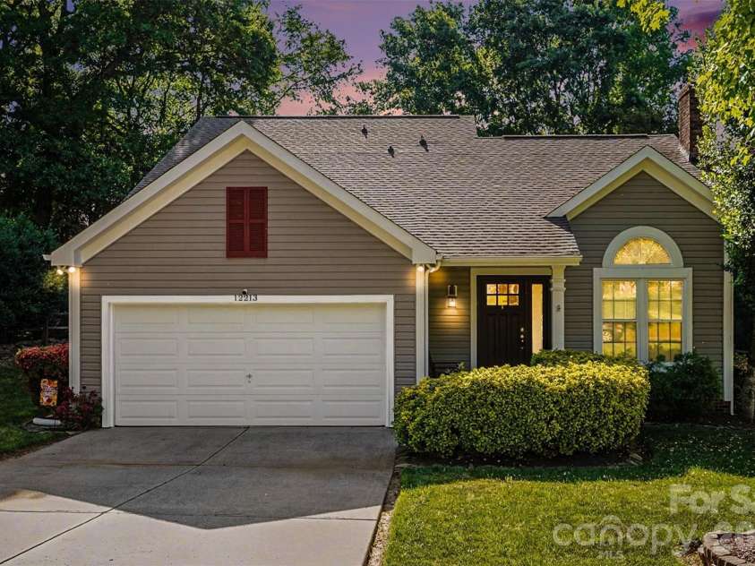 12213 Woodside Falls Road, Pineville, NC 28134.  MLS# CAR4372444, YatesRealty ID 18099. 