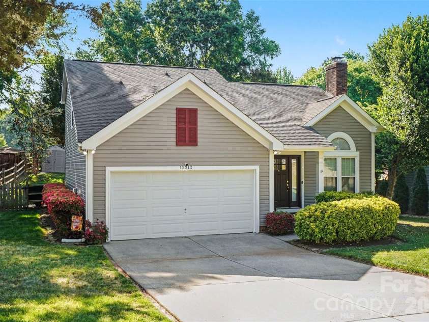 12213 Woodside Falls Road, Pineville, NC 28134.  MLS# CAR4372444, YatesRealty ID 18099. 