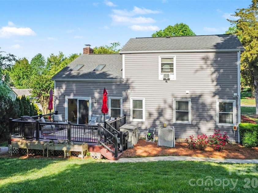 12213 Woodside Falls Road, Pineville, NC 28134.  MLS# CAR4372444, YatesRealty ID 18099. 