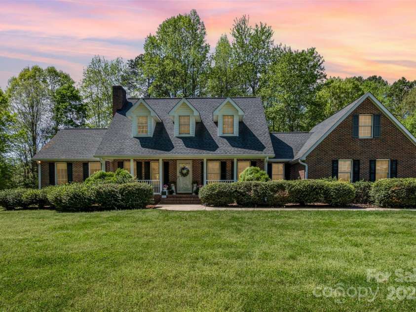 127 Fantasy Lane, Mooresville, NC 28117.  MLS# CAR4268102, YatesRealty ID 18099. 