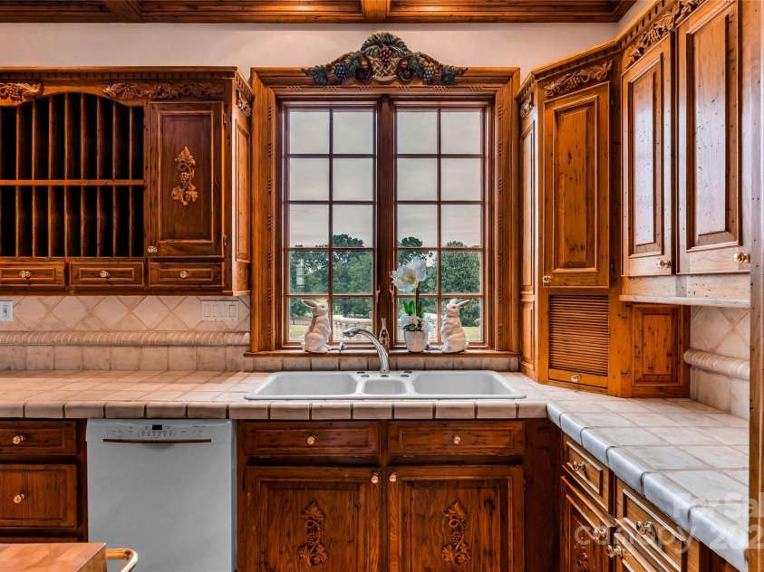 1100 Glen Oaks Drive, Hamptonville, NC 27020.  MLS# CAR4264306, YatesRealty ID 181. 