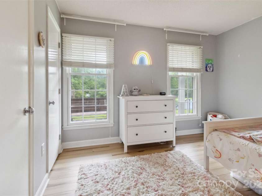 1821 Bonnie Lane, Charlotte, NC 28213.  MLS# CAR4264197, YatesRealty ID 18100. 