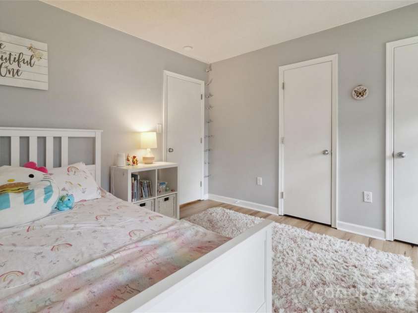 1821 Bonnie Lane, Charlotte, NC 28213.  MLS# CAR4264197, YatesRealty ID 18100. 