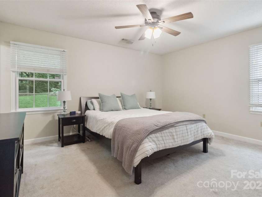 1821 Bonnie Lane, Charlotte, NC 28213.  MLS# CAR4264197, YatesRealty ID 18100. 