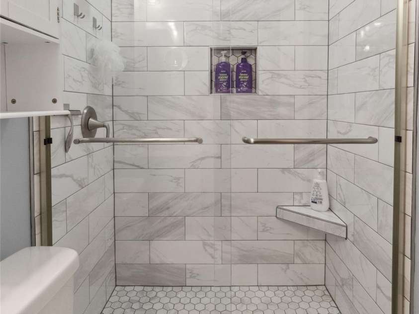 1821 Bonnie Lane, Charlotte, NC 28213.  MLS# CAR4264197, YatesRealty ID 18100. 