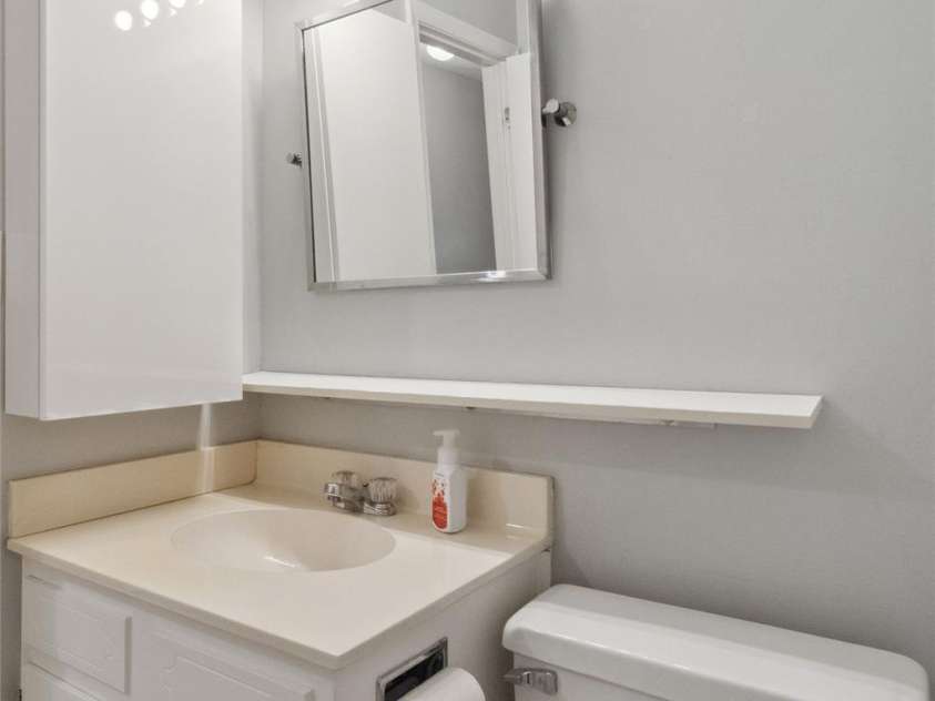 1821 Bonnie Lane, Charlotte, NC 28213.  MLS# CAR4264197, YatesRealty ID 18100. 