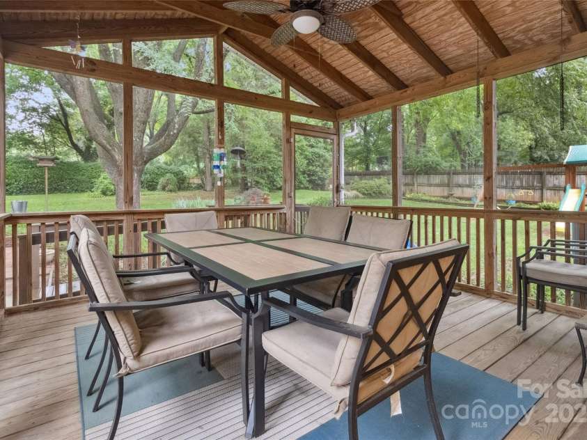 1821 Bonnie Lane, Charlotte, NC 28213.  MLS# CAR4264197, YatesRealty ID 18100. 