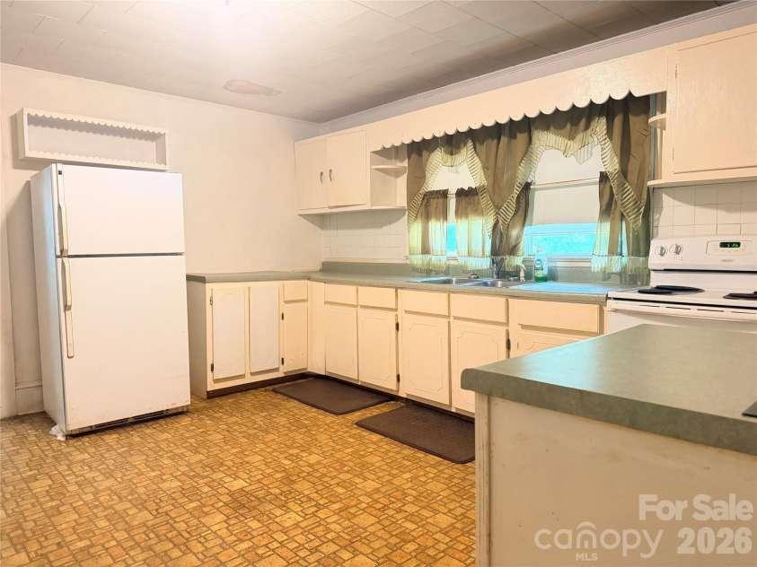206 Railroad Street, Mooresboro, NC 28114.  MLS# CAR4413828, YatesRealty ID 18100. 