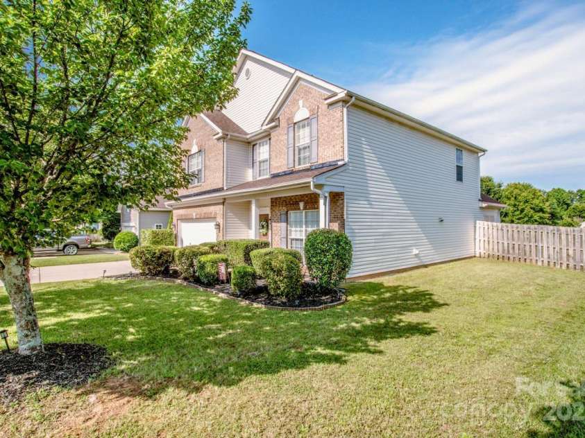 107 Golden Valley Drive, Mooresville, NC 28115.  MLS# CAR4267707, YatesRealty ID 18101. 