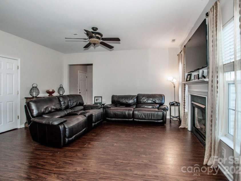 107 Golden Valley Drive, Mooresville, NC 28115.  MLS# CAR4267707, YatesRealty ID 18101. 