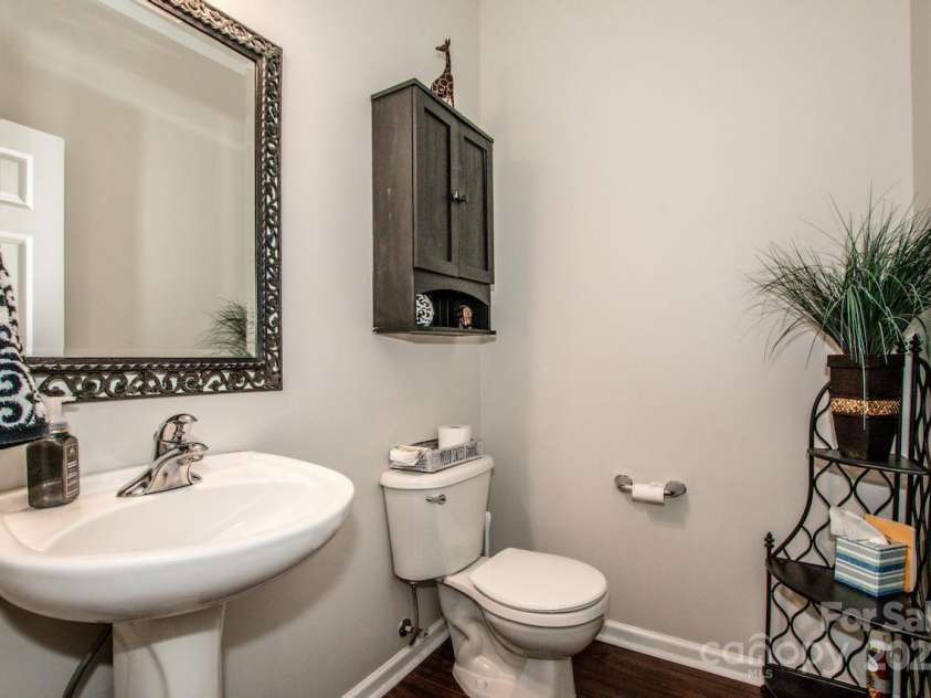 107 Golden Valley Drive, Mooresville, NC 28115.  MLS# CAR4267707, YatesRealty ID 18101. 