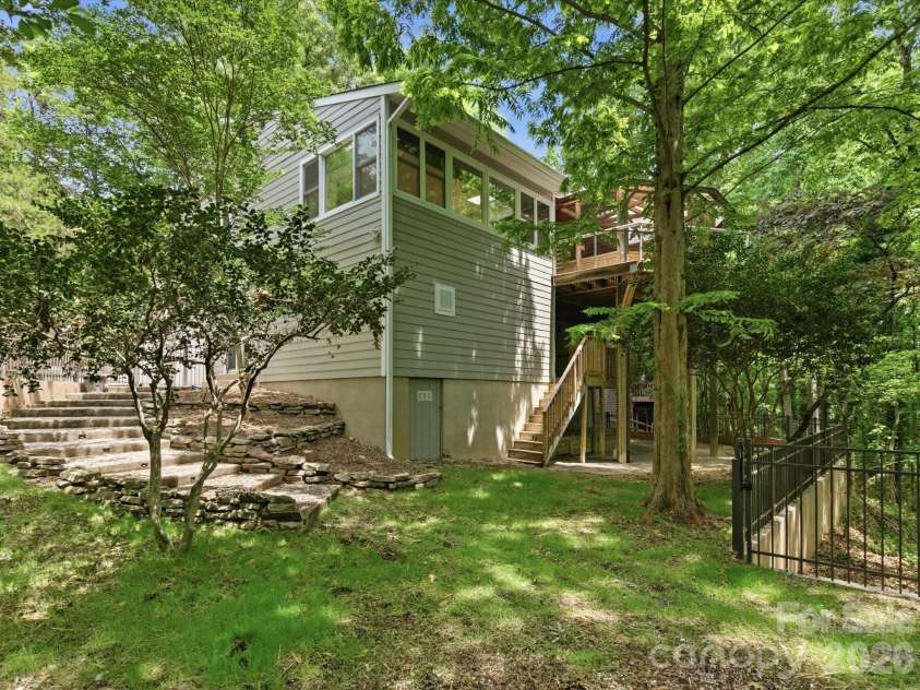 828 Old Bell Road, Charlotte, NC 28270.  MLS# CAR4374798, YatesRealty ID 18101. 