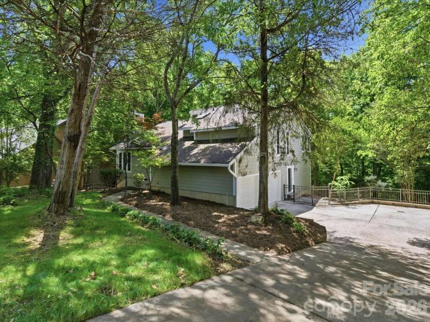 828 Old Bell Road, Charlotte, NC 28270.  MLS# CAR4374798, YatesRealty ID 18101. 