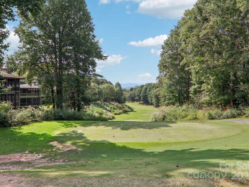 3503 Mountain Top Way, Hendersonville, NC 28739.  MLS# CAR4232663, YatesRealty ID 18102. 