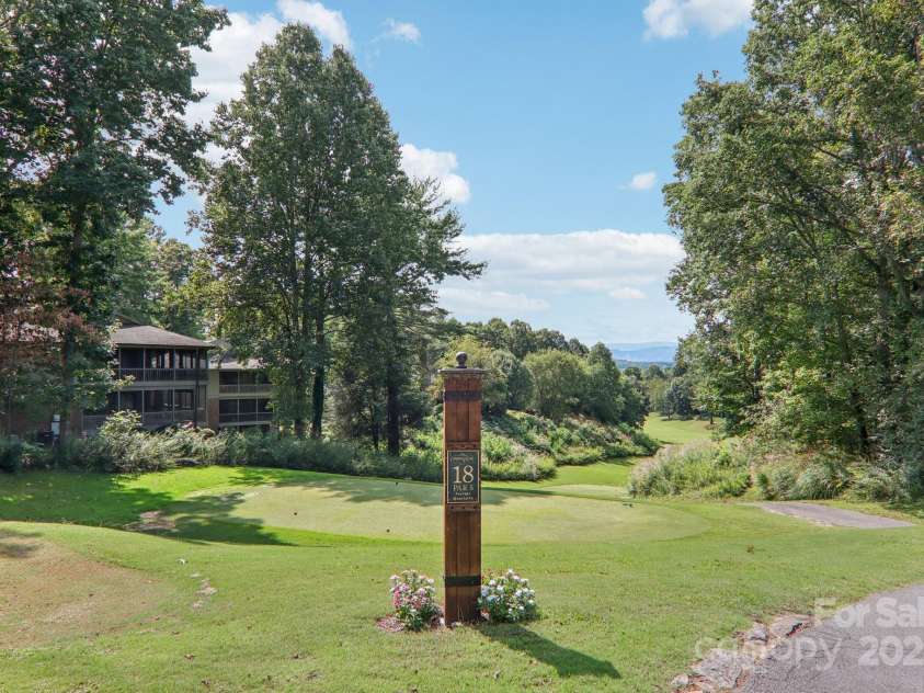 3503 Mountain Top Way, Hendersonville, NC 28739.  MLS# CAR4232663, YatesRealty ID 18102. On the 18th