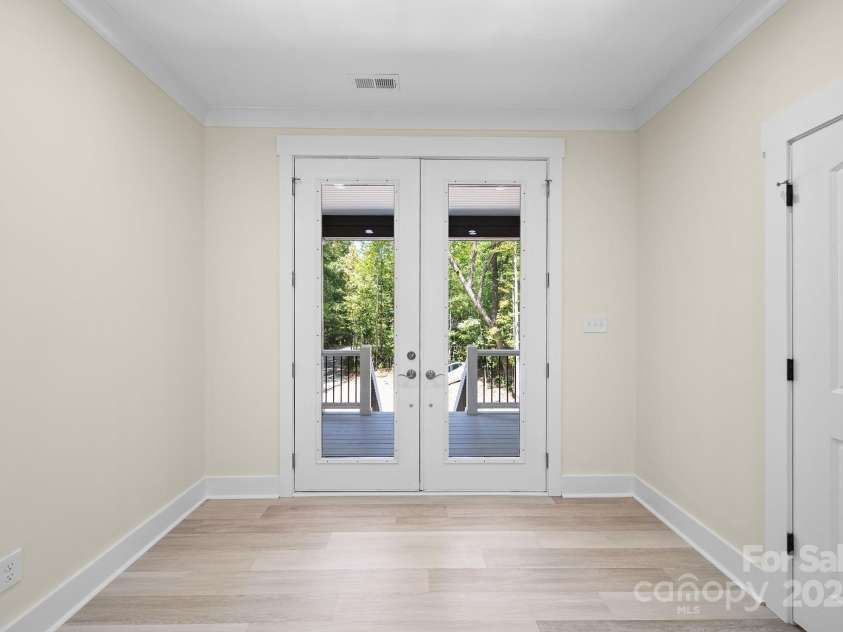 4460 R L Lane, Midland, NC 28107.  MLS# CAR4302078, YatesRealty ID 18103. Foyer