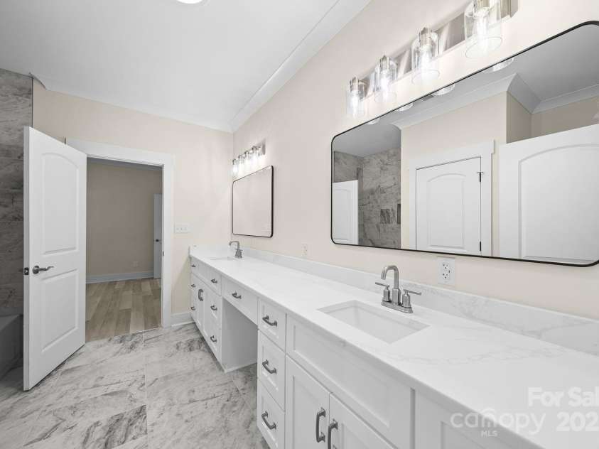 4460 R L Lane, Midland, NC 28107.  MLS# CAR4302078, YatesRealty ID 18103. Shared Bathroom Downstairs