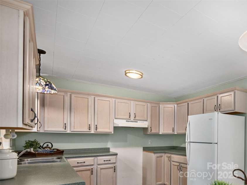 57 Park Drive, Waynesville, NC 28786.  MLS# CAR4263242, YatesRealty ID 18103. 
