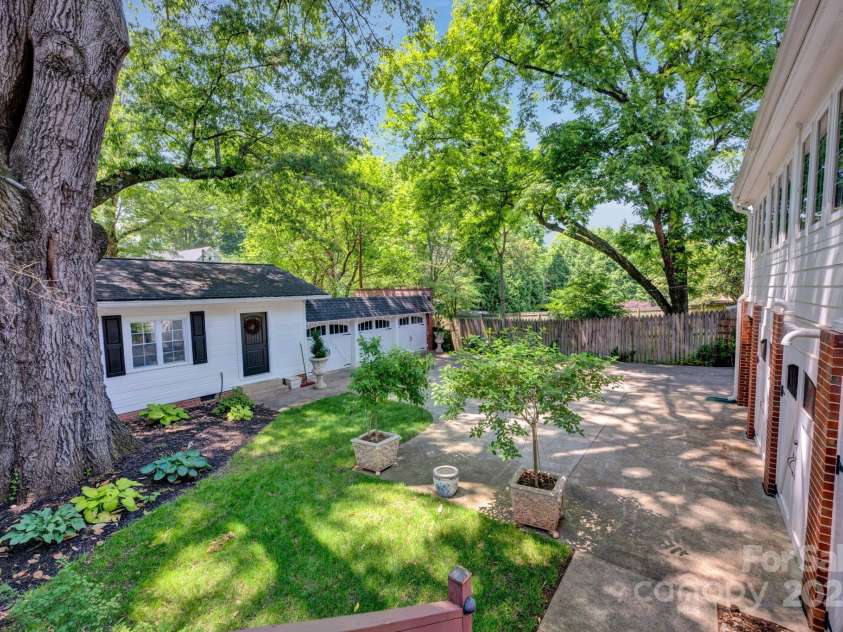 361 5th Street, Hickory, NC 28601.  MLS# CAR4264929, YatesRealty ID 18105. Backyard