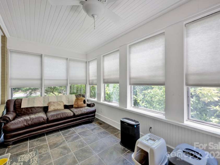 361 5th Street, Hickory, NC 28601.  MLS# CAR4264929, YatesRealty ID 18105. First small sunroom