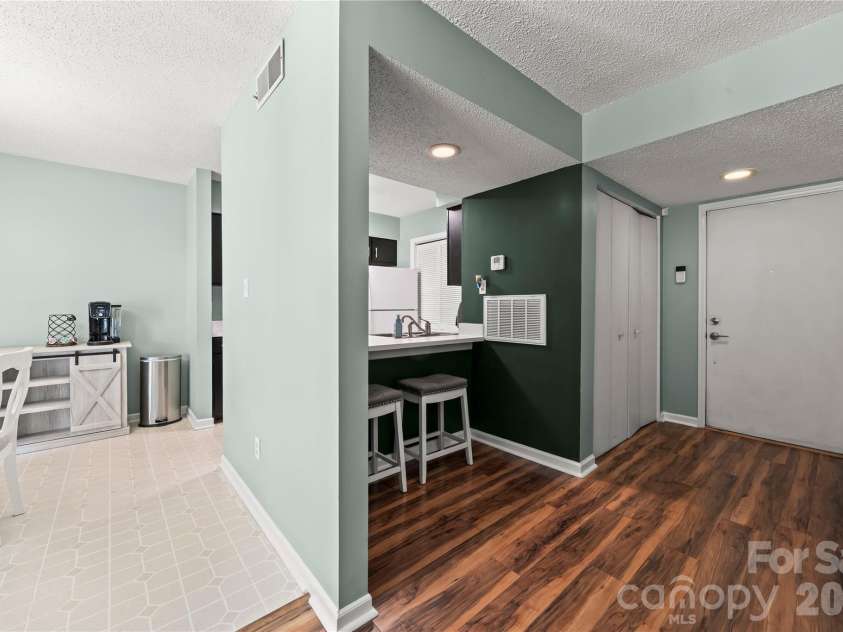 11066 Harrowfield Road, Charlotte, NC 28226.  MLS# CAR4375150, YatesRealty ID 18106. 