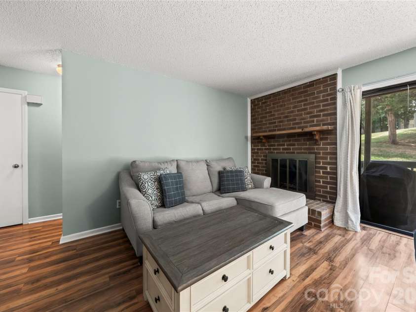 11066 Harrowfield Road, Charlotte, NC 28226.  MLS# CAR4375150, YatesRealty ID 18106. 