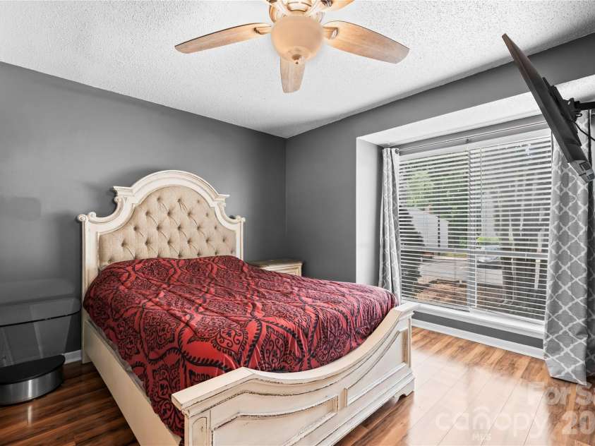 11066 Harrowfield Road, Charlotte, NC 28226.  MLS# CAR4375150, YatesRealty ID 18106. 