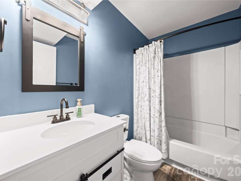 11066 Harrowfield Road, Charlotte, NC 28226.  MLS# CAR4375150, YatesRealty ID 18106. 