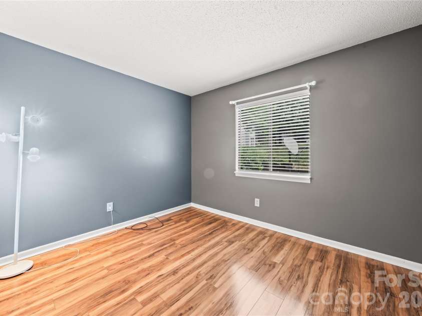 11066 Harrowfield Road, Charlotte, NC 28226.  MLS# CAR4375150, YatesRealty ID 18106. 